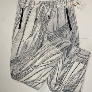 Sports Illustrated Boys joggers New with Tags size Large (14)